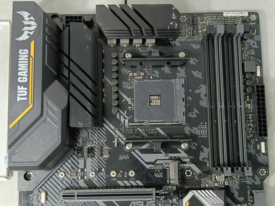 Материнська плата ASUS TUF B450-PRO GAMING sAM4 B450 чіпсет під RYZEN