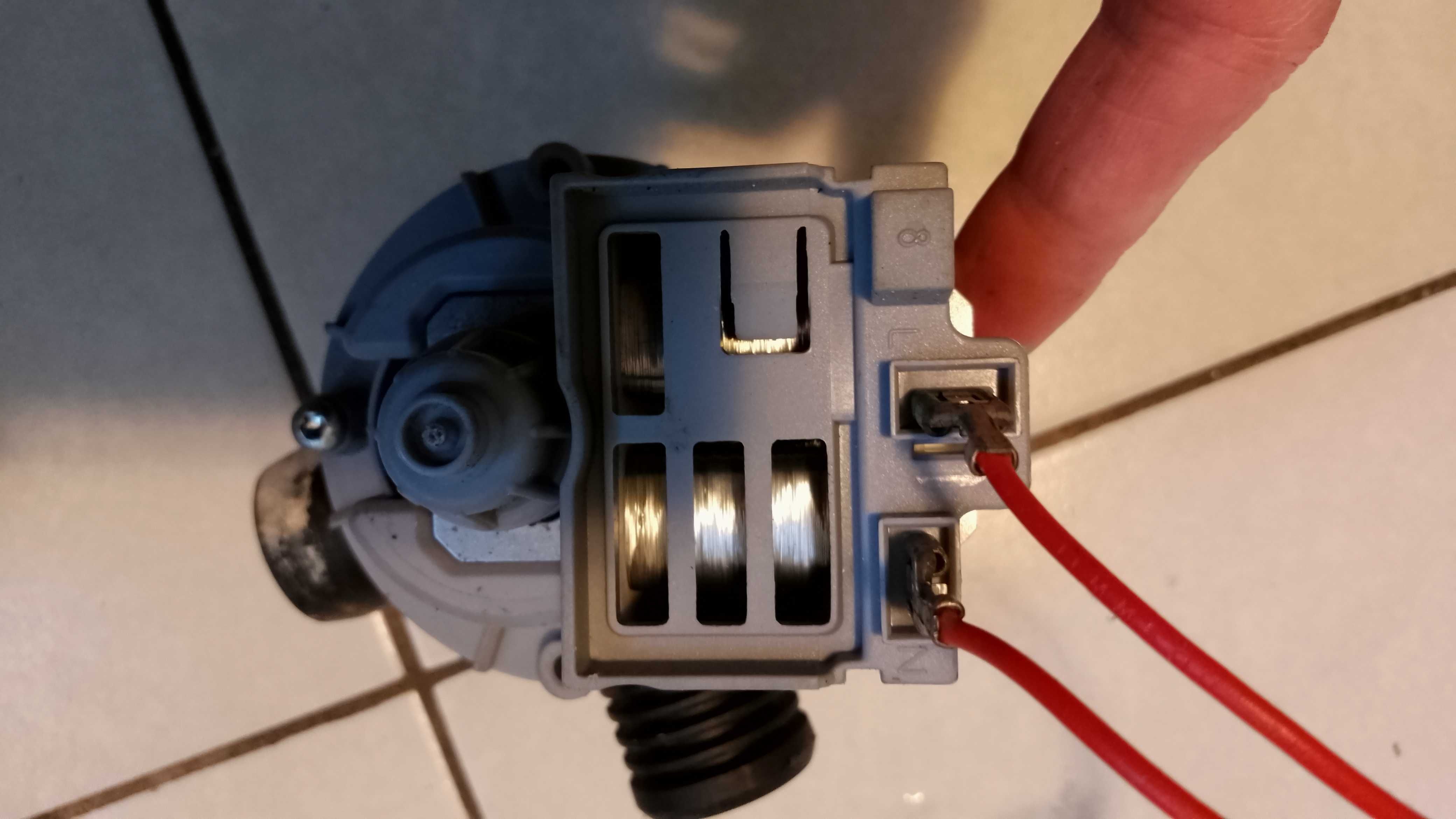 Pompka pralki Indesit WG522TX