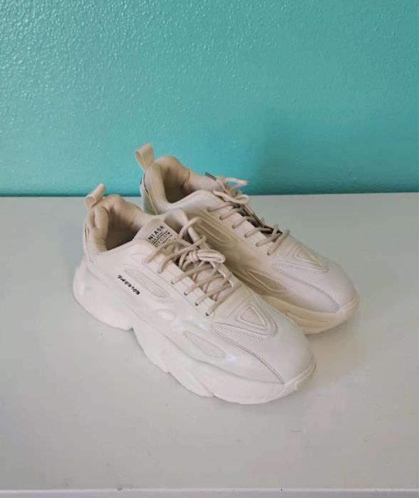 Sapatos de homem nunca usadod novos numero 43