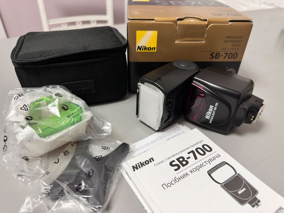 Спалах Nikon SB-700, стан Нового