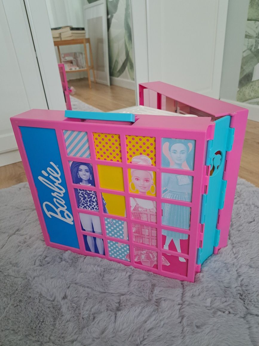 BARBIE Fashionistas szafa