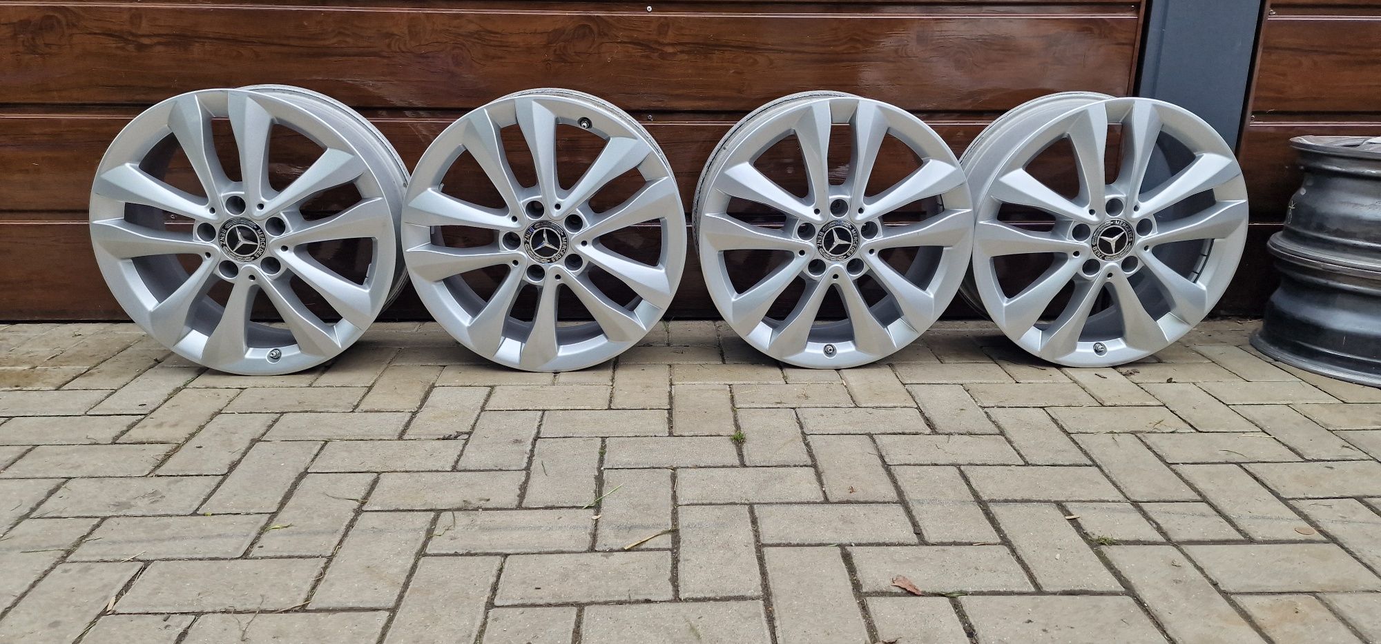Felgi Aluminiowe Mercedes W205 R17 5x112 ET48.5-7J+Plus czujniki ciśni