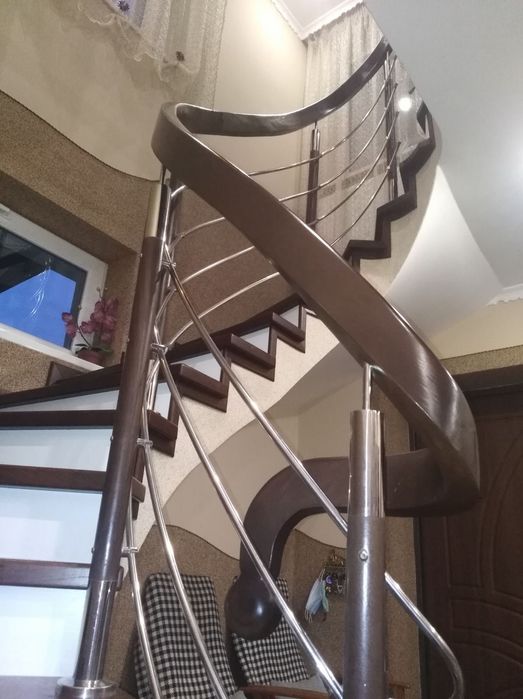 Сходи,підвіконня дуб, ясен.