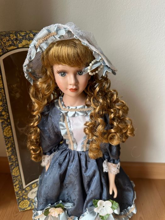 Boneca de Porcelana Grande