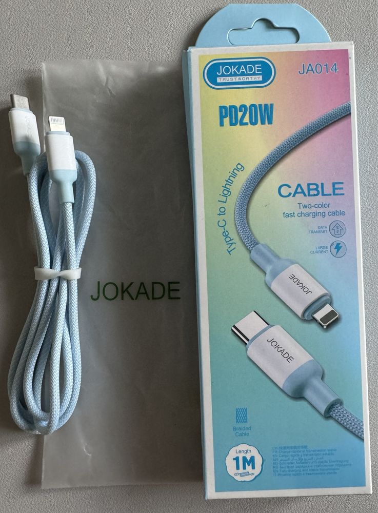 Apple USB-C to Lightning Cable 1 м MUQ93 та Lightning to USB 1m MD818