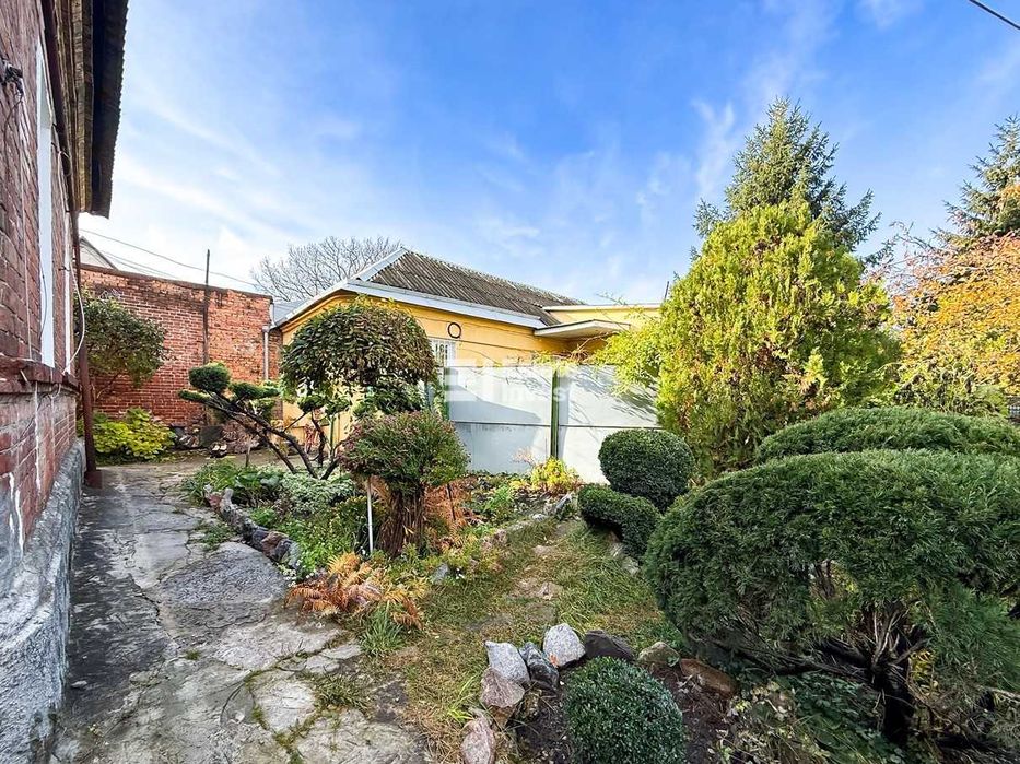 Продам кімнату у приватному будинку на пров. Аптекарський, 24