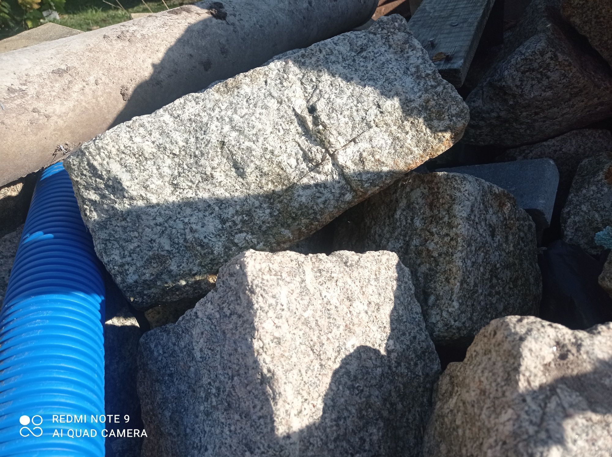 Kamienie Granitowe Bryły na skalniak skarpę oczko wodne