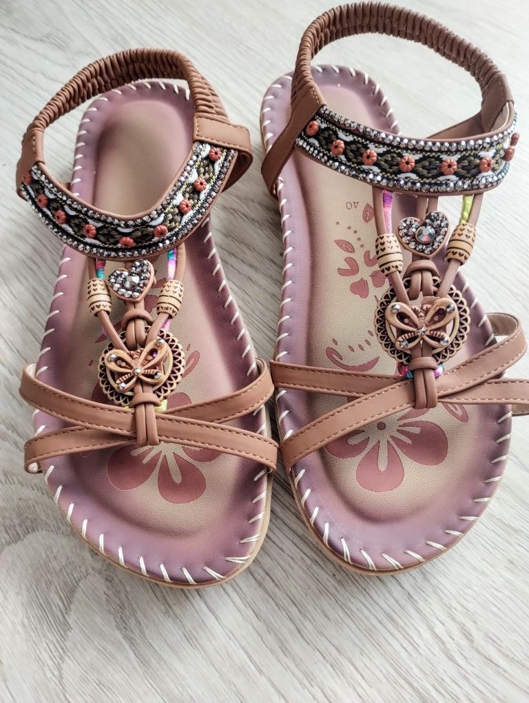 Nowe sandały boho