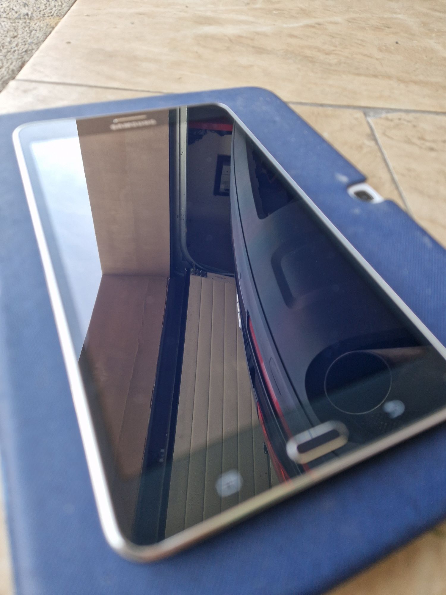 Tablet Samsung Tab 4 w idealnym stanie