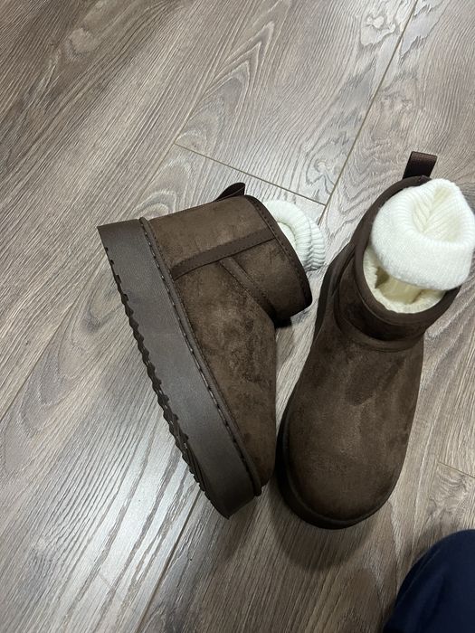 Продам зимові уги нові , теплі зручні