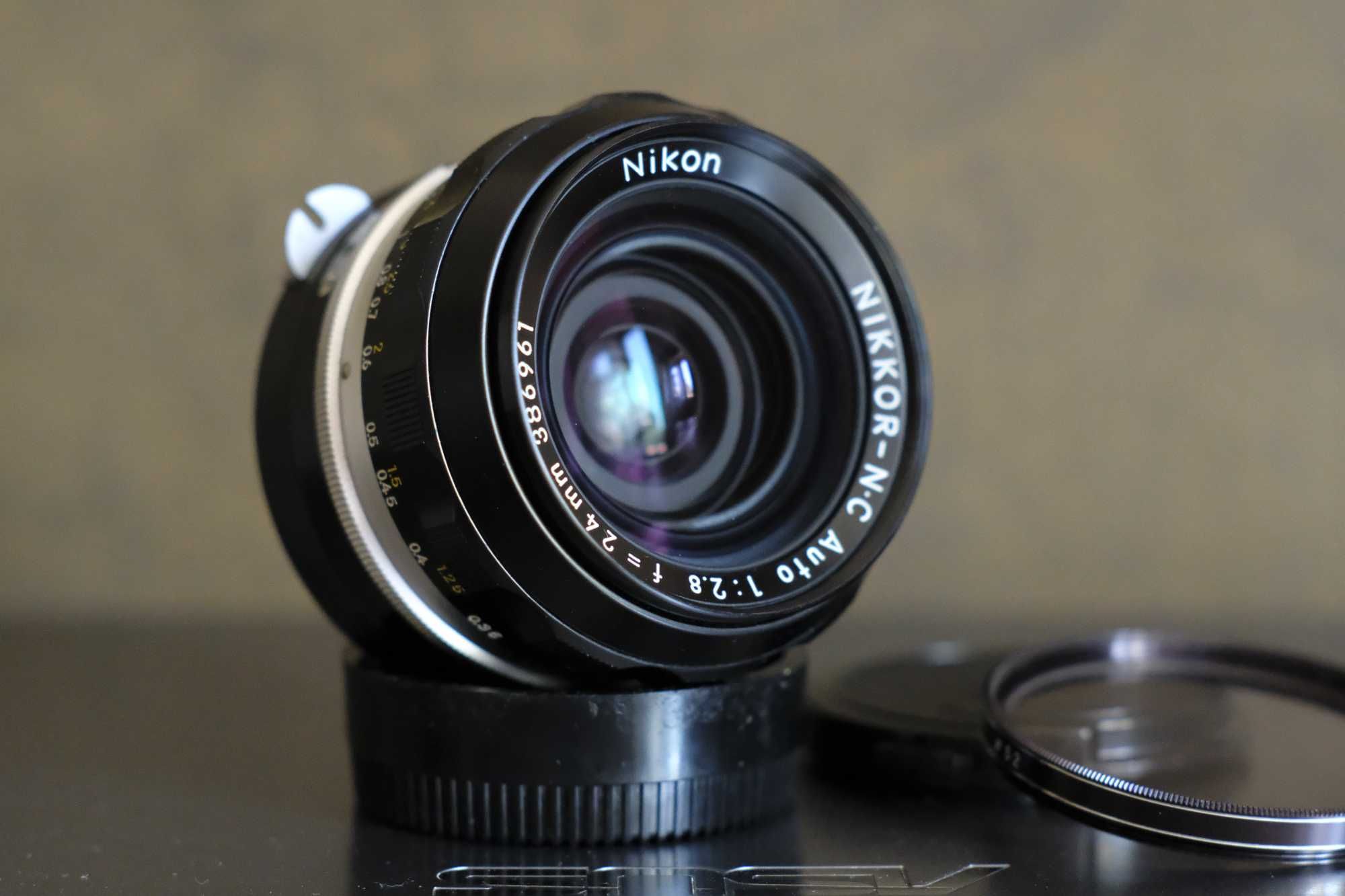 Ширик новий Nikon NIKKOR-N.C Auto 24 2.8 байонет Nikon F