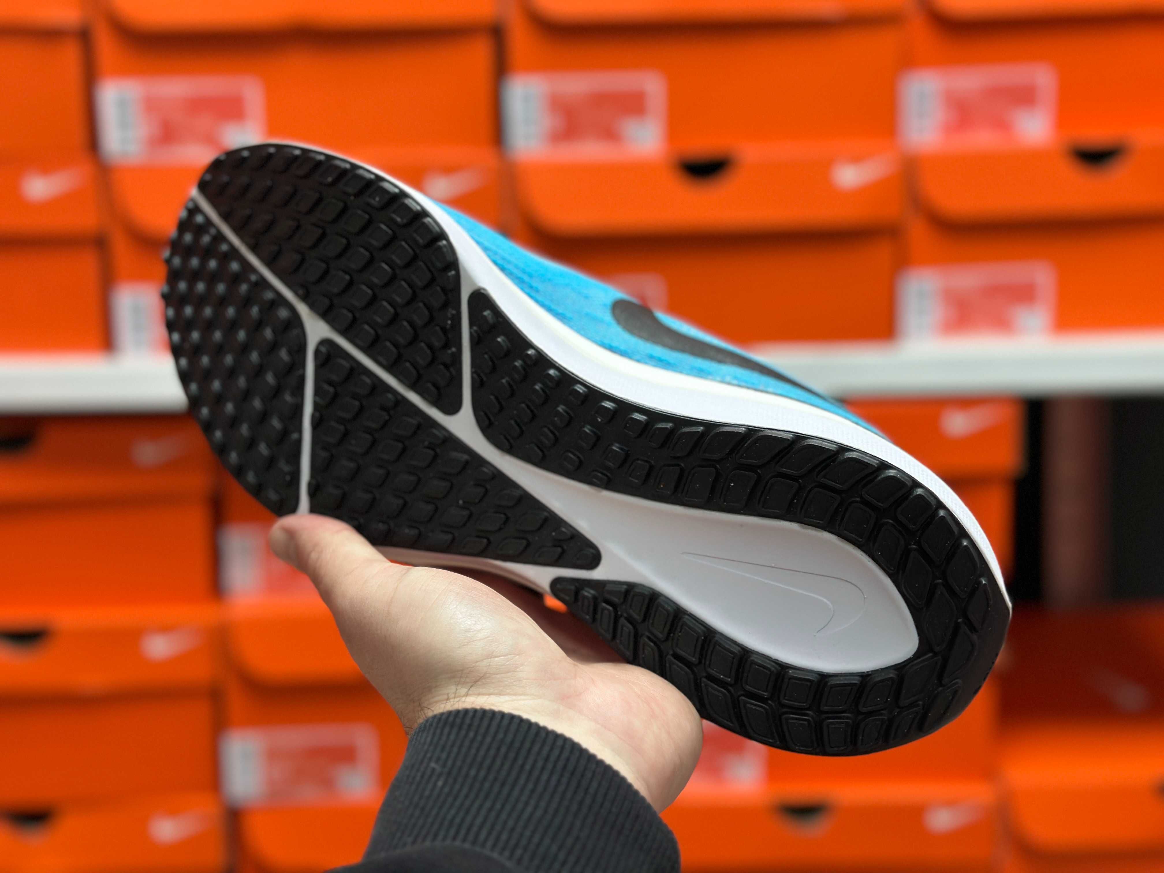Кросівки Nike Vomero 17 кроссовки FB1309-401
