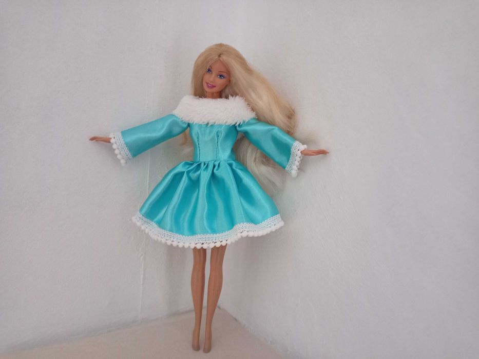 Zimowa sukienka z futerkiem dla lalek Barbie