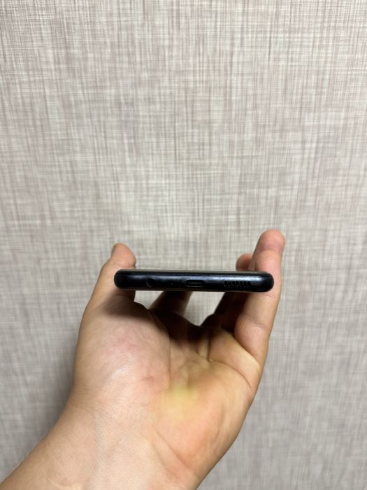 Samsung Galaxy A04e 3/64GB — чорний, гарний стан, поклеєне скло