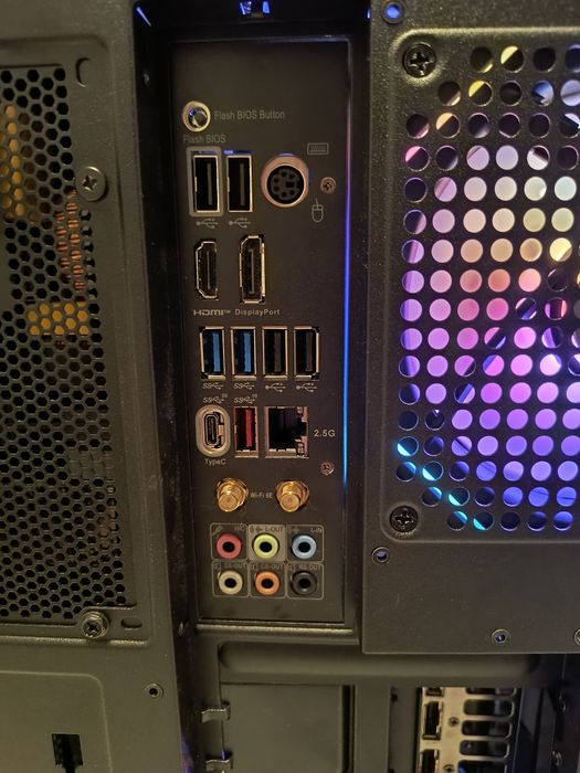 RTX 5070 + i9-14700KF, 32GB DDR5, 2TB SSD Potężny Komputer do Gier