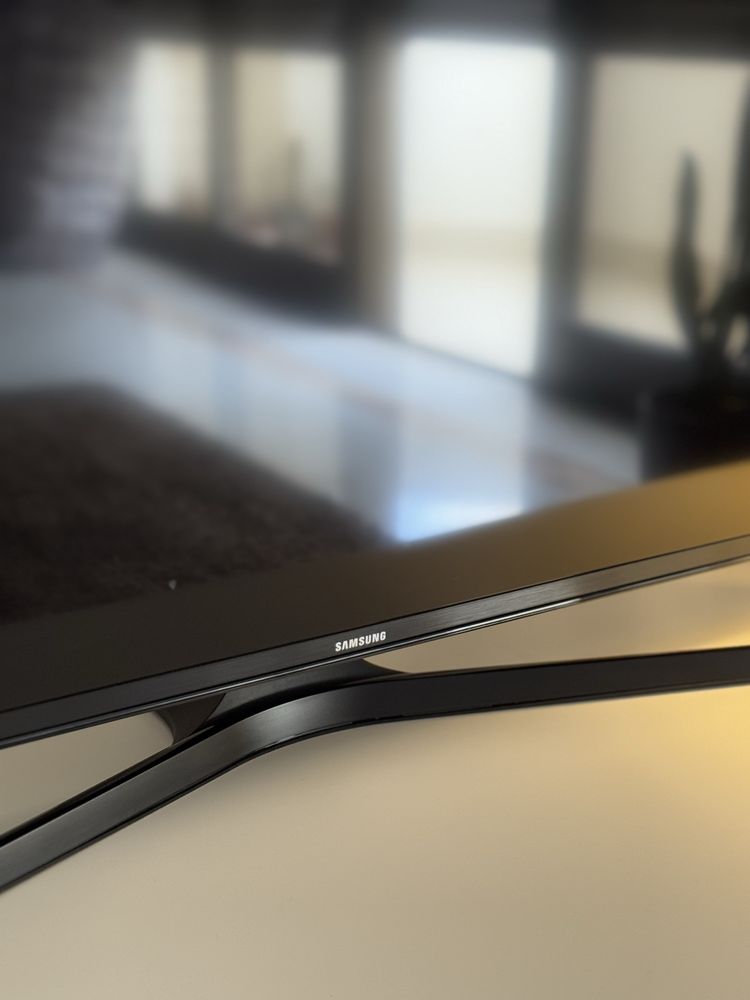 TV SAMSUNG 40 polegadas modelo UE40KU6000K - como nova