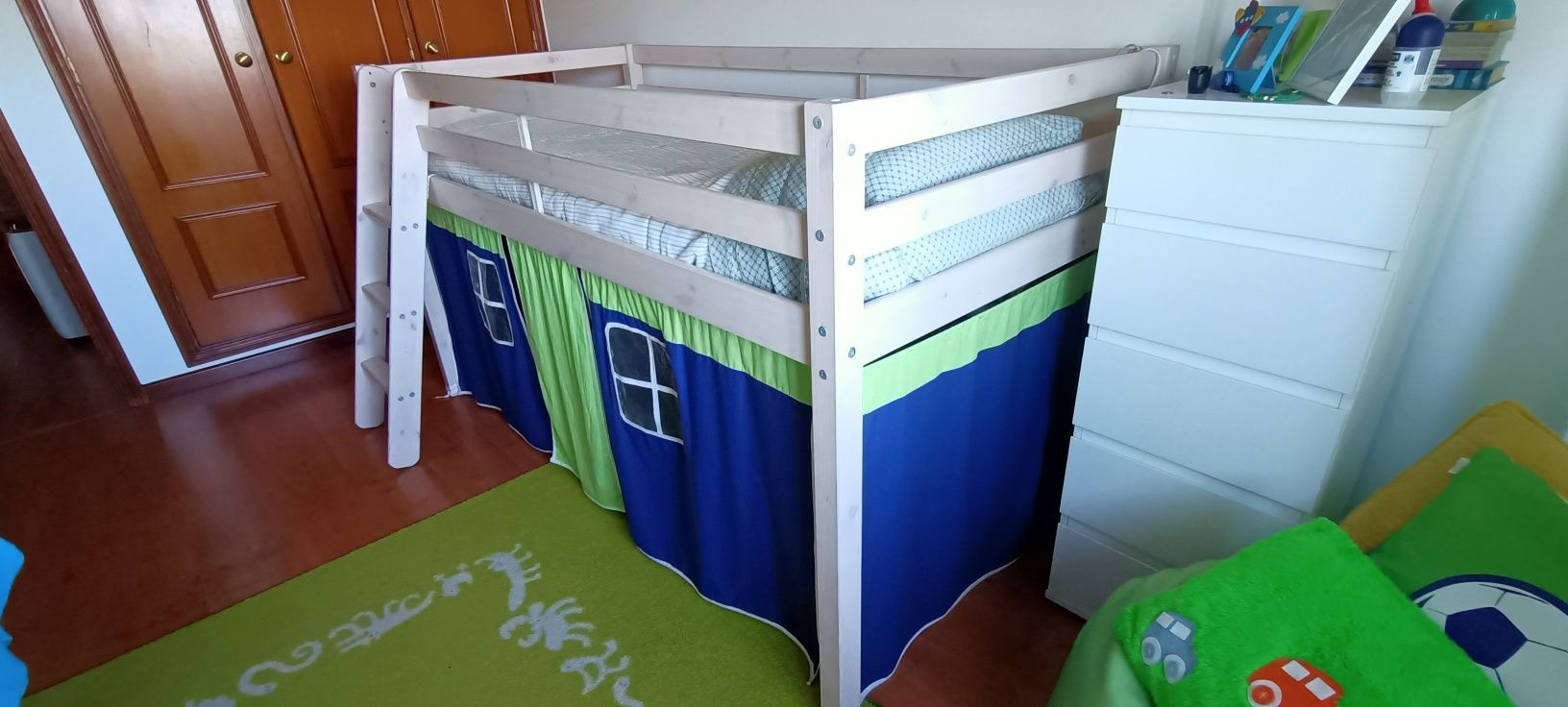 Cama de solteiro/individual