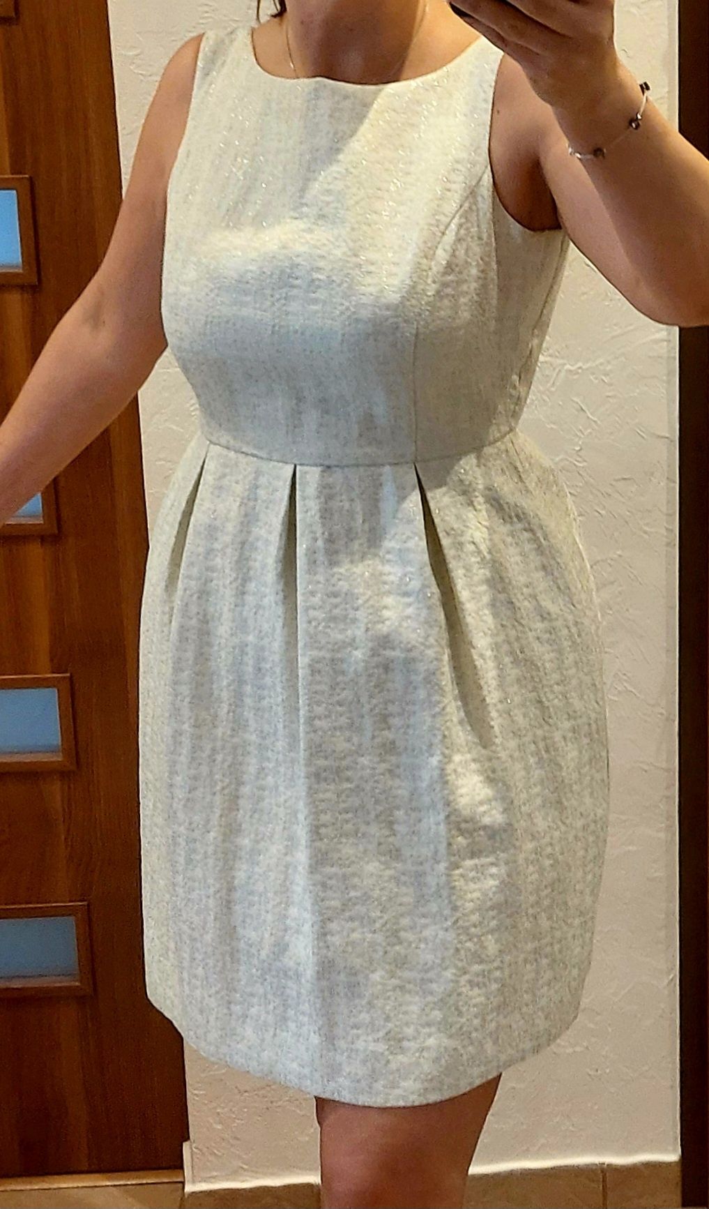 Elegancka koktailowa sukienka Solar bez rękawów