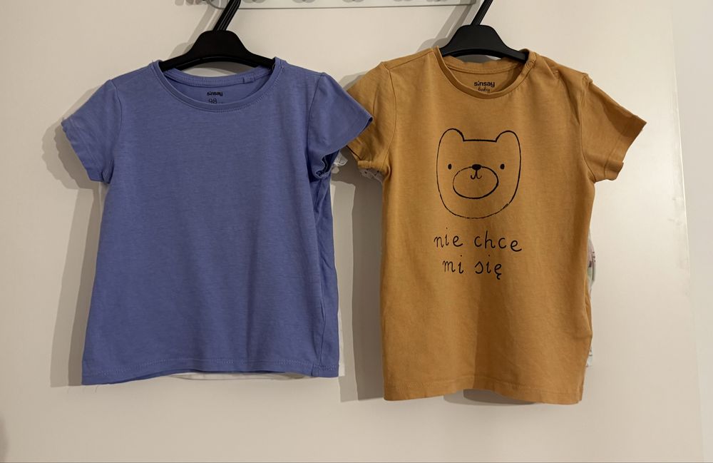 4 sztuki t-shirt dla dziewczynki Sinsay rozmiar 98