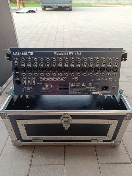 Mikser analogowy Allen&Heath WZ4 16:2 + CASE
