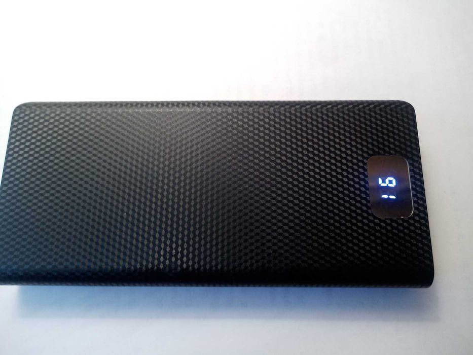 Продам інвертор 12/220в 4000w та повербанк 20 000 mah, 2.1А