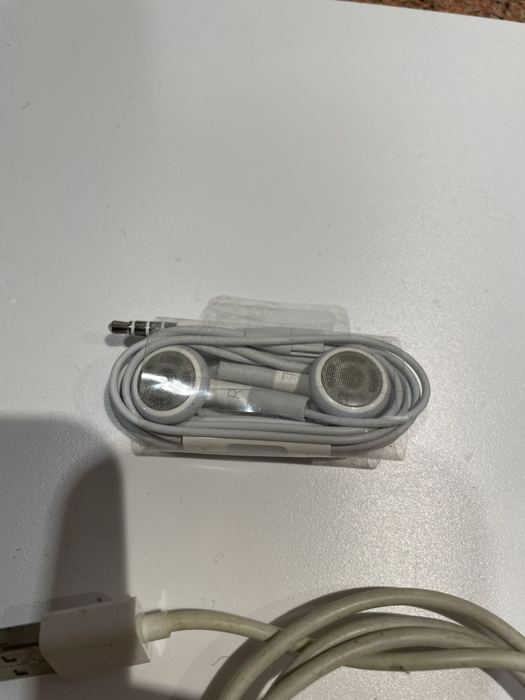 Ipod clasic 80GB z ładowarka i sluchawkami
