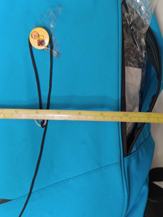 2 Mochilas azuis Minions e Decathlon