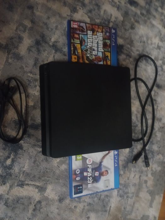PS 4 SLIM 400GB + два диска GTA 5 та FIFA23