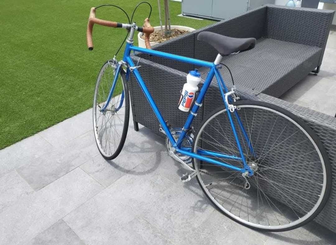 Bicicleta antiga, restaurada