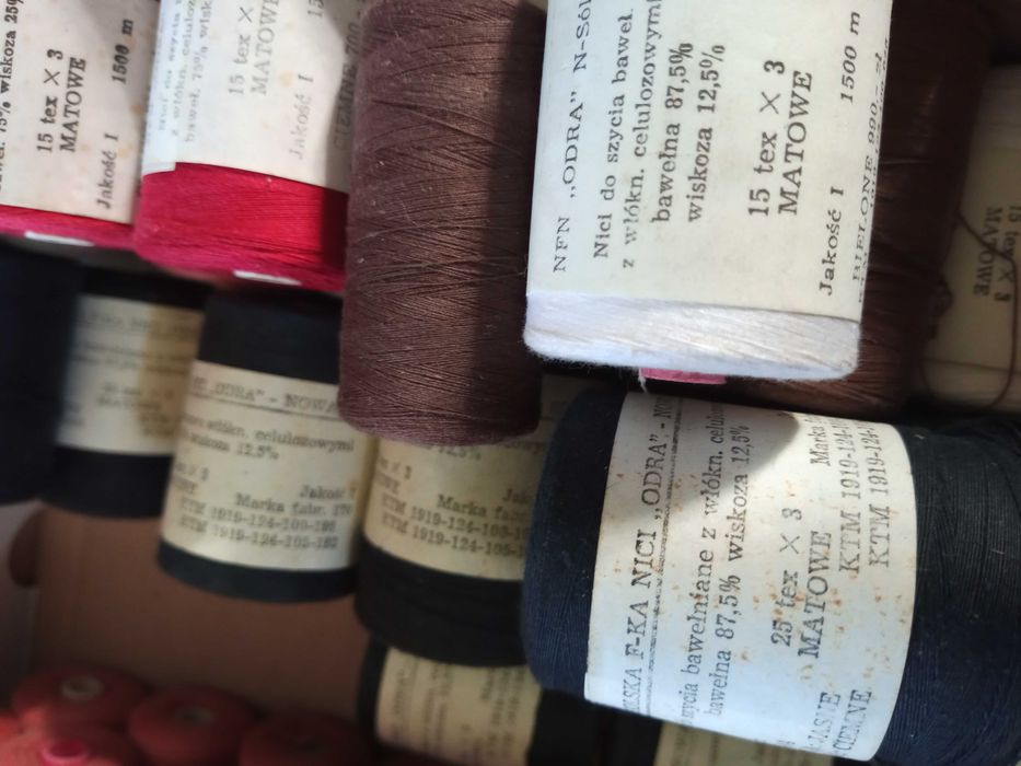 Sprzedam nici do szycia maszynowego i recznego