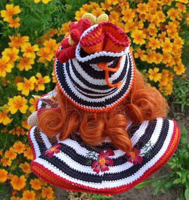 Інтер'єрна лялька, в'язана гачком. Ручна робота. Іграшка