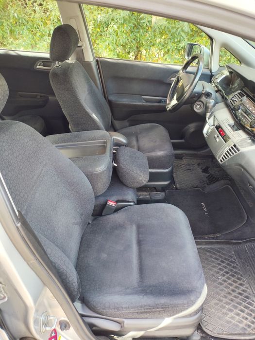 Honda FR-V 1.7. Gaz. 6 osób.