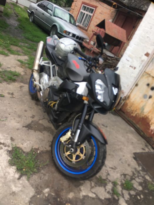 Апрілія туоно 1000