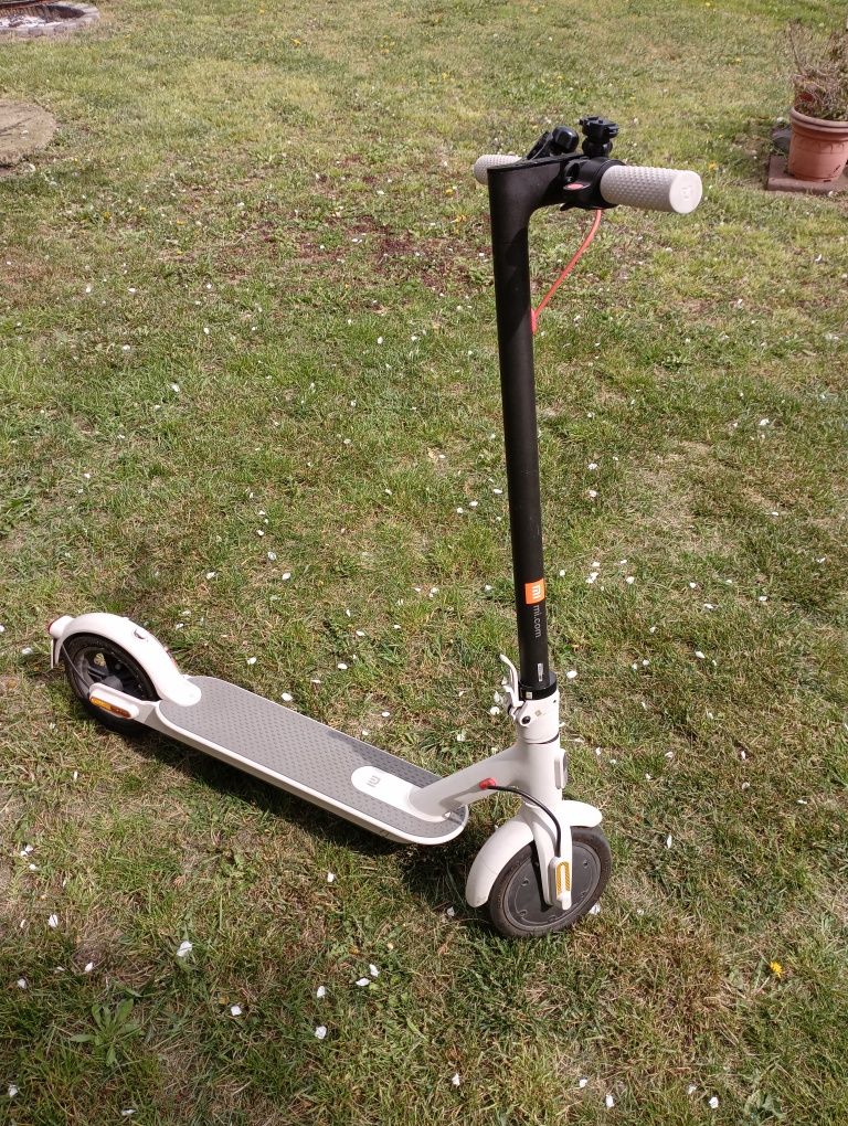 Hulajnoga elektryczna Xiaomi Mi Electric Scooter 3