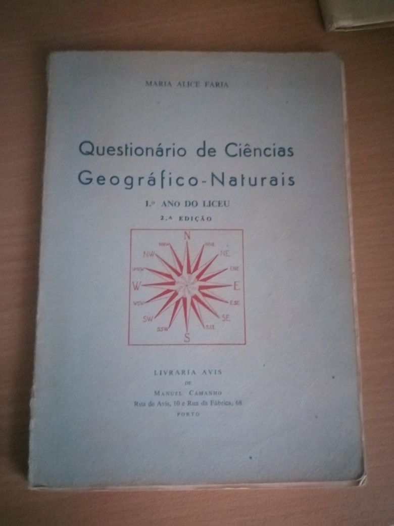 Livro antigo Geográfico-Naturais