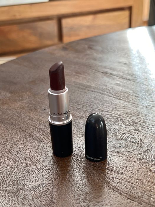 Mac Cosmetics matowa pomadka do ust Living Legend Matte A64