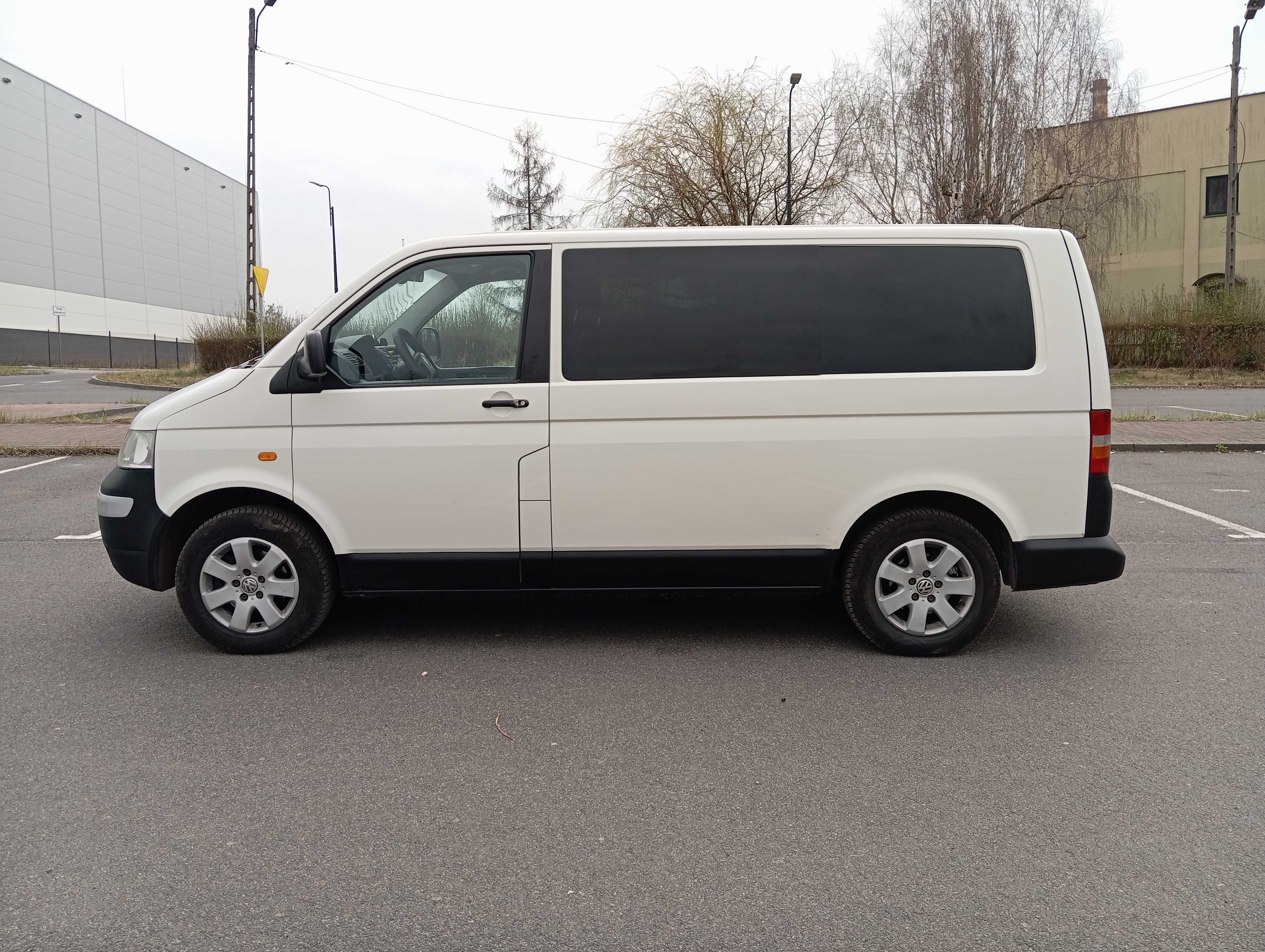 VW  Transporter T5 klima łóżko hak - wyprawowy jak Multivan 6 osób