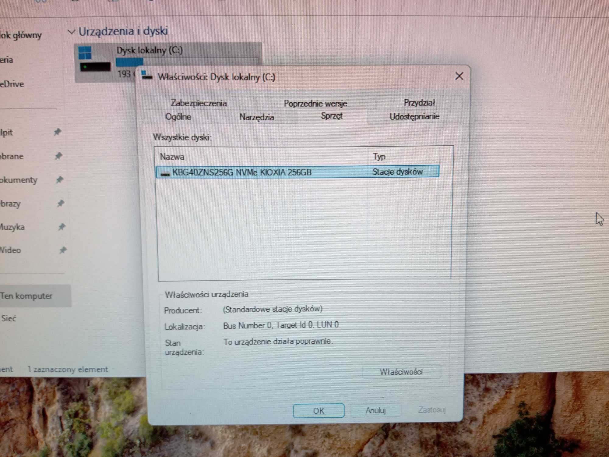 Komputer na AMD Ryzen 5 4500, RAM 16GB, NVIDIA GTX 550 Ti z monitorem