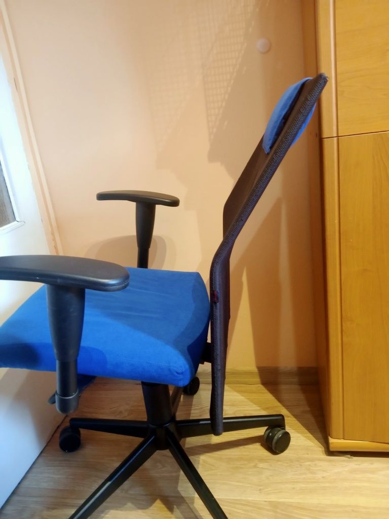 Szerokie Krzesło fotel biurowy obrotowy szkolny, stabilne + gratis