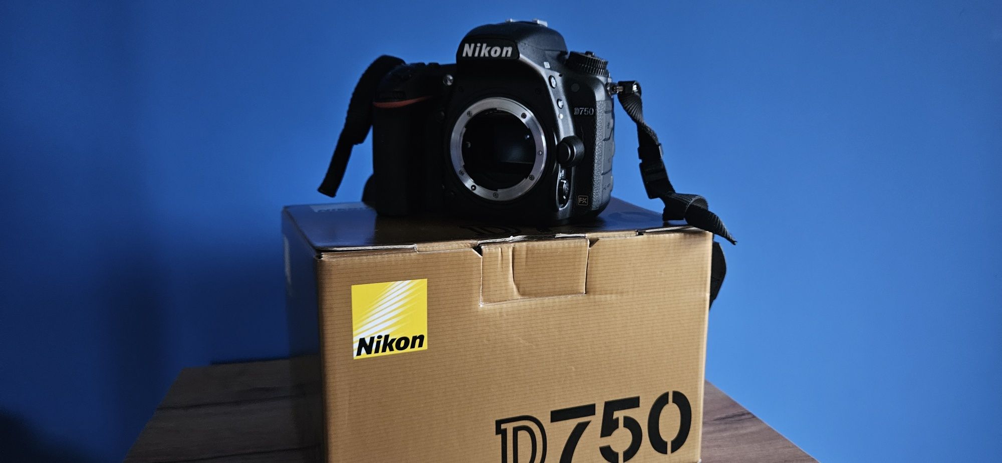 Nikon D750 + obiektywy Nikkor 24-120 f/4 i 70-300 f/4-5.6