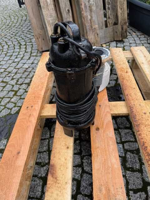 Pompa do wody 750 W z nożem tnącym + wąż 20 m