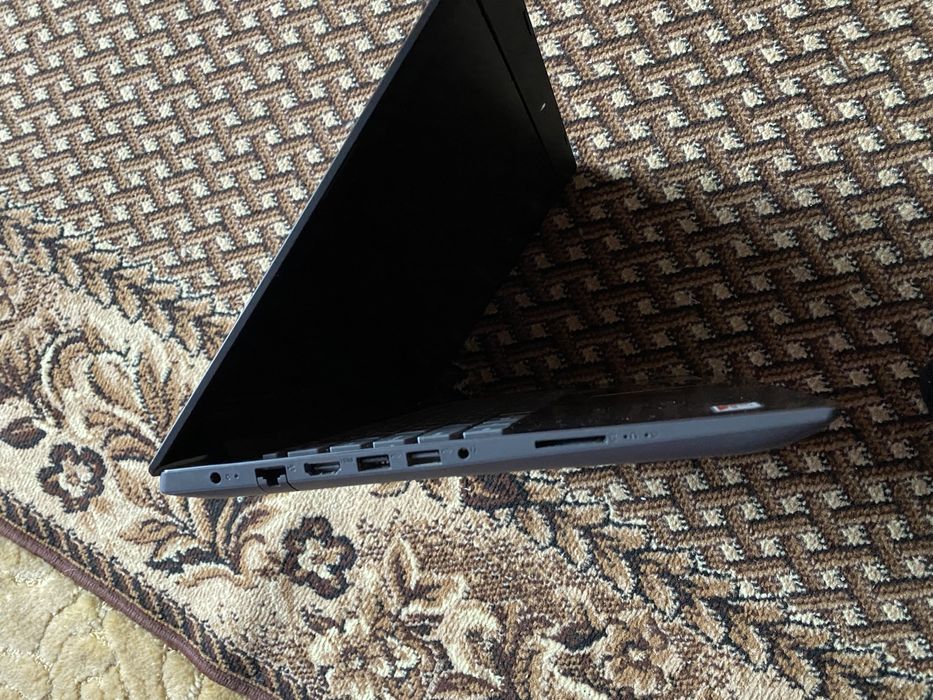 Ноутбук Lenovo ideapad 330 в  хорошому стані