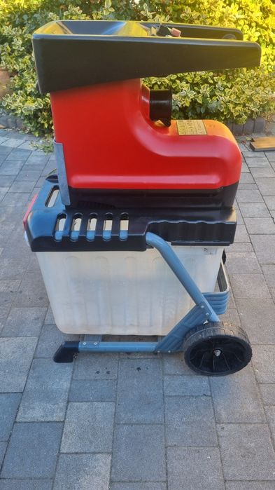 Rozdrabniacz do gałęzi frezowy  2500 watt rebak