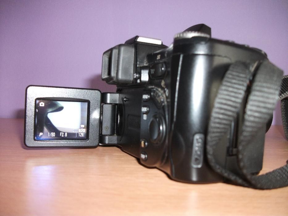 Продам б/у фотоапарат Nikon CoolPix 8700