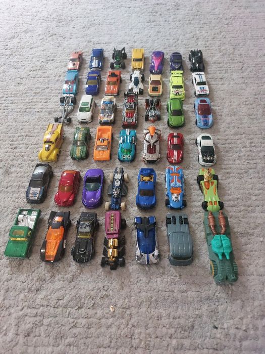 42 hotwheelsy na sprzedaż bez opakowań