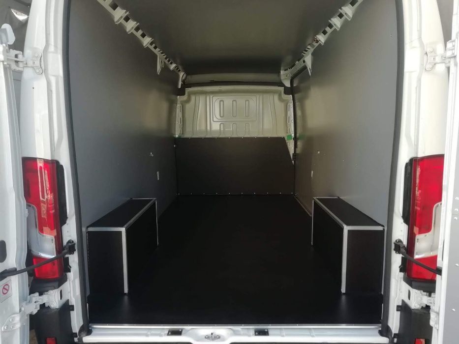 Peugeot Boxer L4H2 Zabudowa przestrzeni ładunkowej PREMIUM