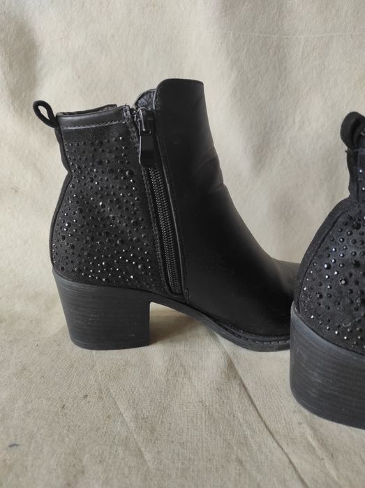 Czarne botki damskie na słupku Bello Star nr 38