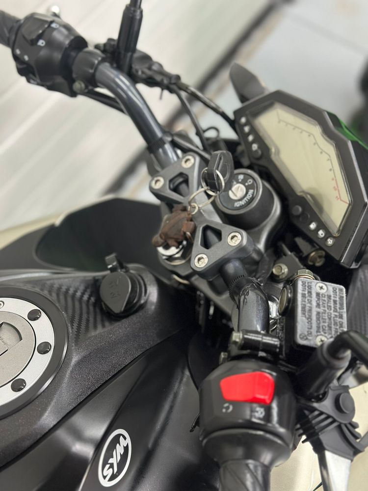 Sym nhx 125 naked
