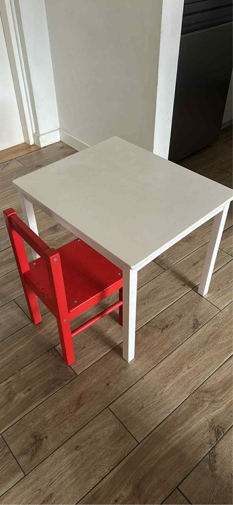 Stolik z krzesełkiem dla dziecka – IKEA