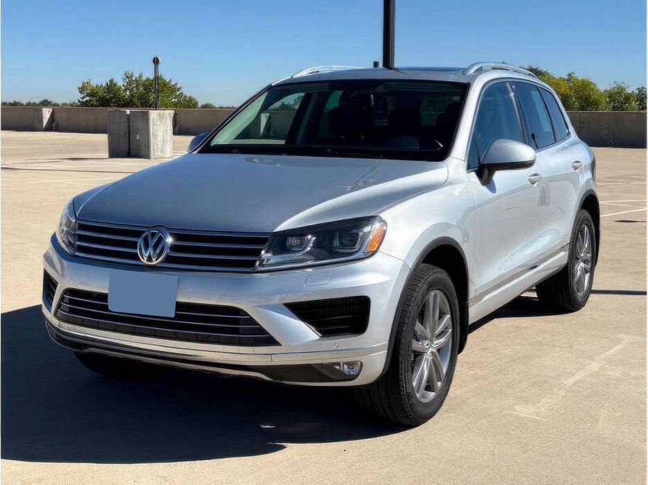Volkswagen Touareg      2015